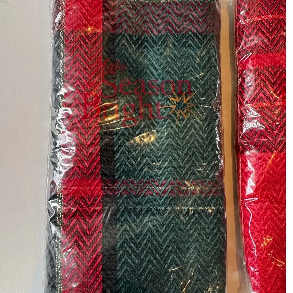 Lot of 4- 4pk Holiday Linen Napkins Red/Green Plaid New in Package